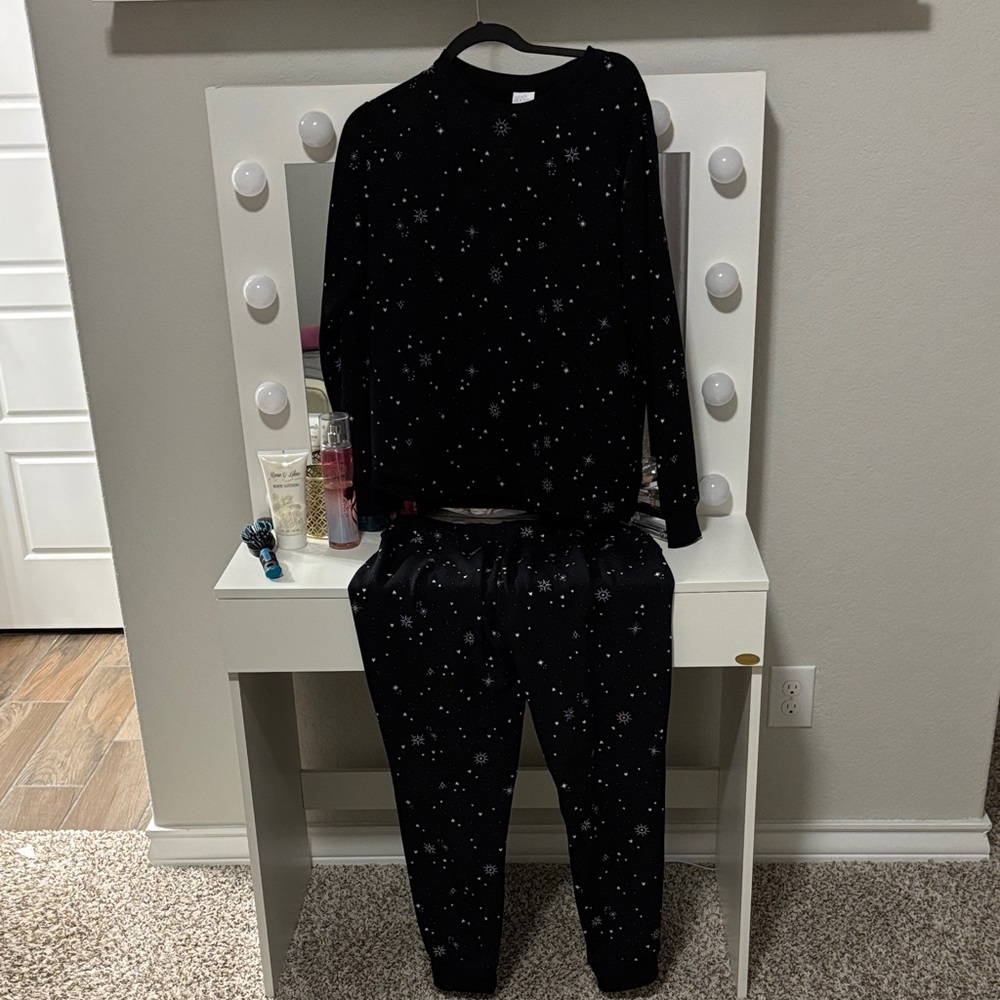 Black Starry Medium Women’s Pajamas Ser